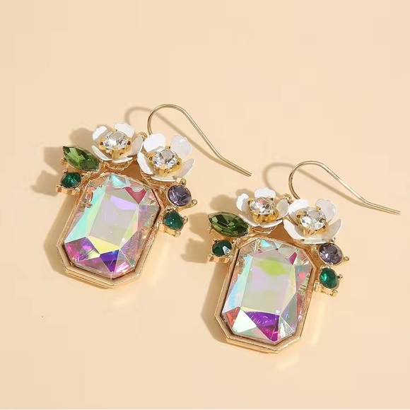 New Rhinestone dangle earrings - Picture 3 of 8